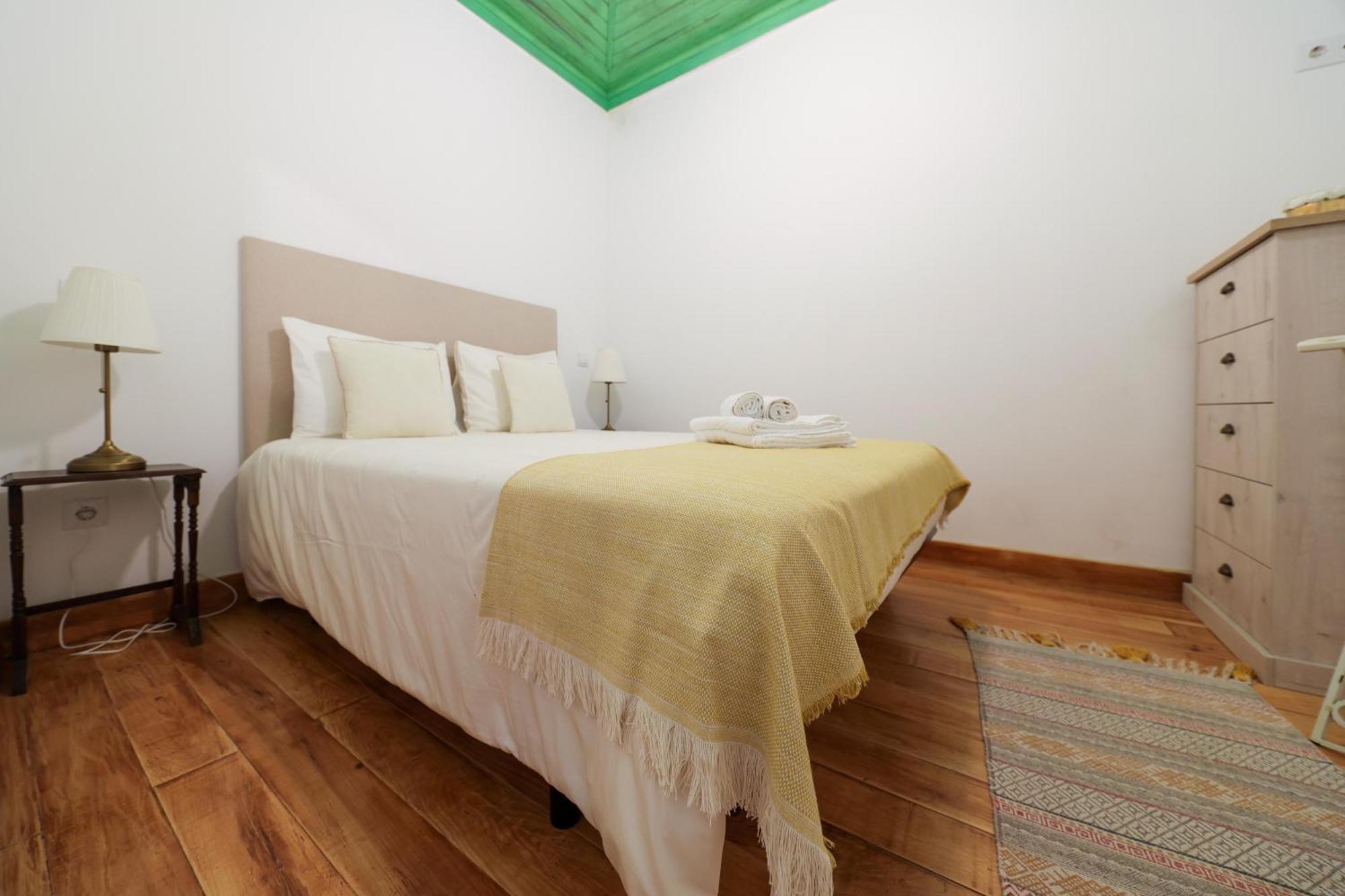 Villa Renovated Wine Press House - With Pool Porto de Mós Zimmer foto