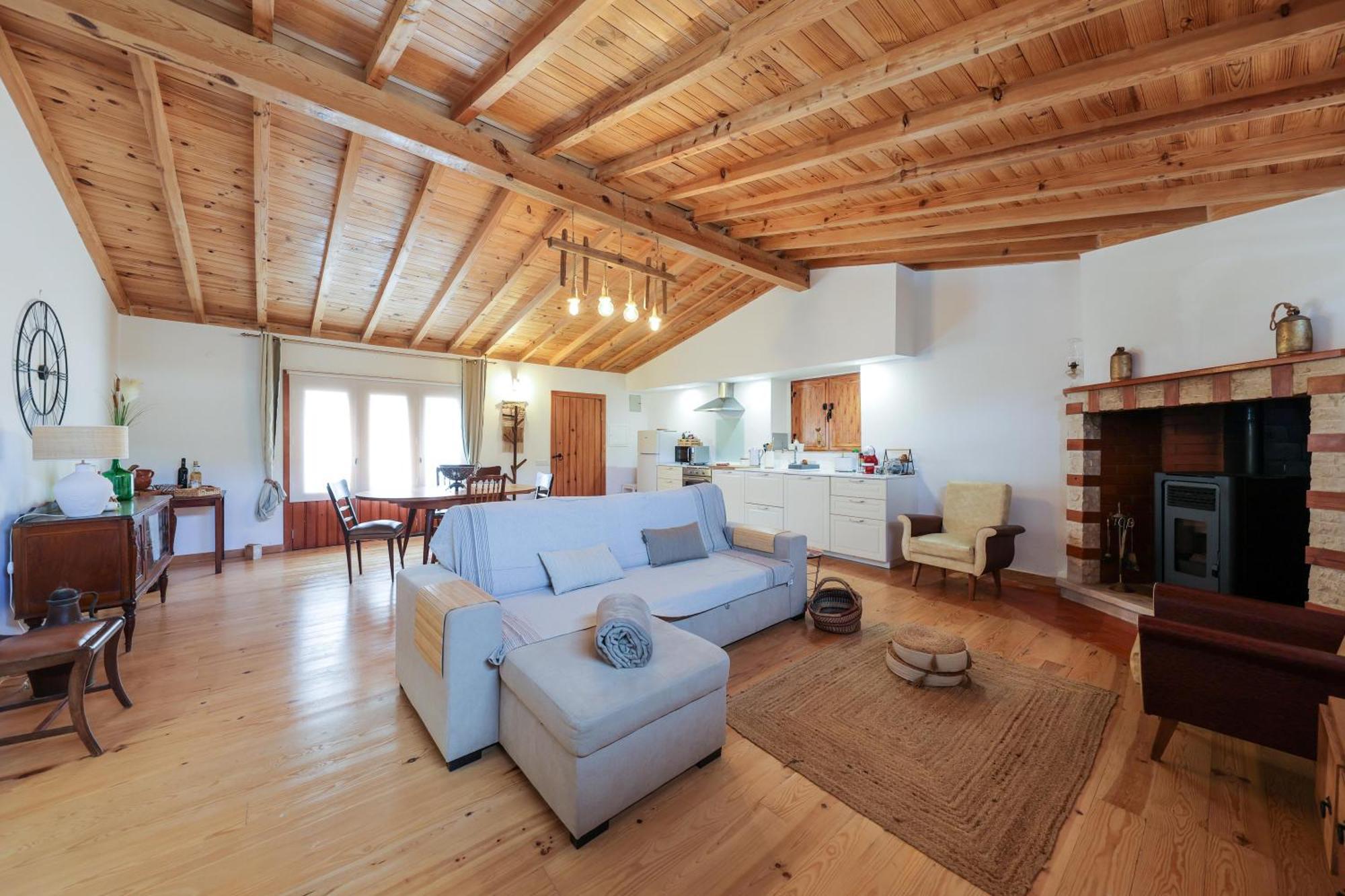 Villa Renovated Wine Press House - With Pool Porto de Mós Zimmer foto