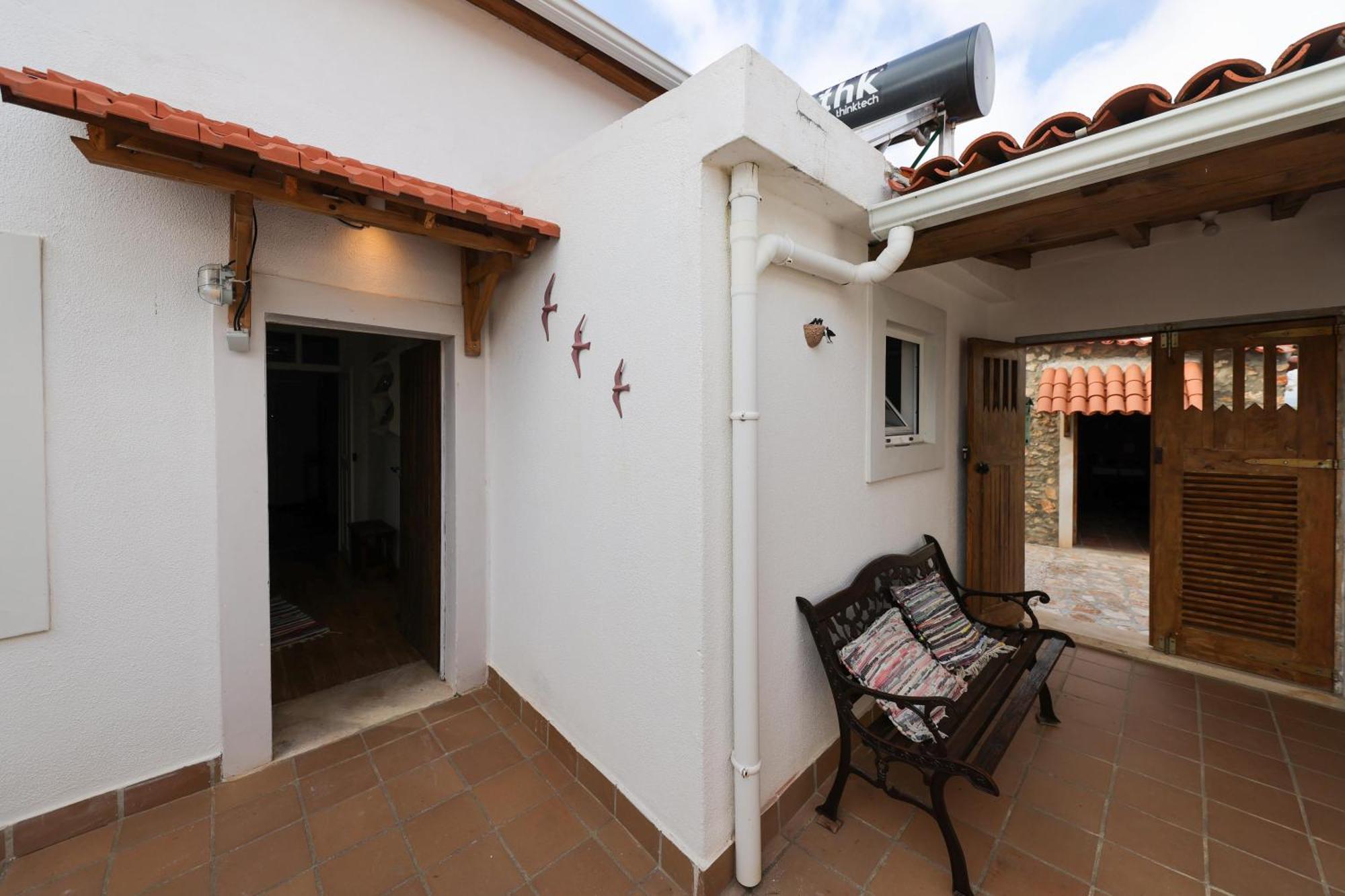 Villa Renovated Wine Press House - With Pool Porto de Mós Zimmer foto