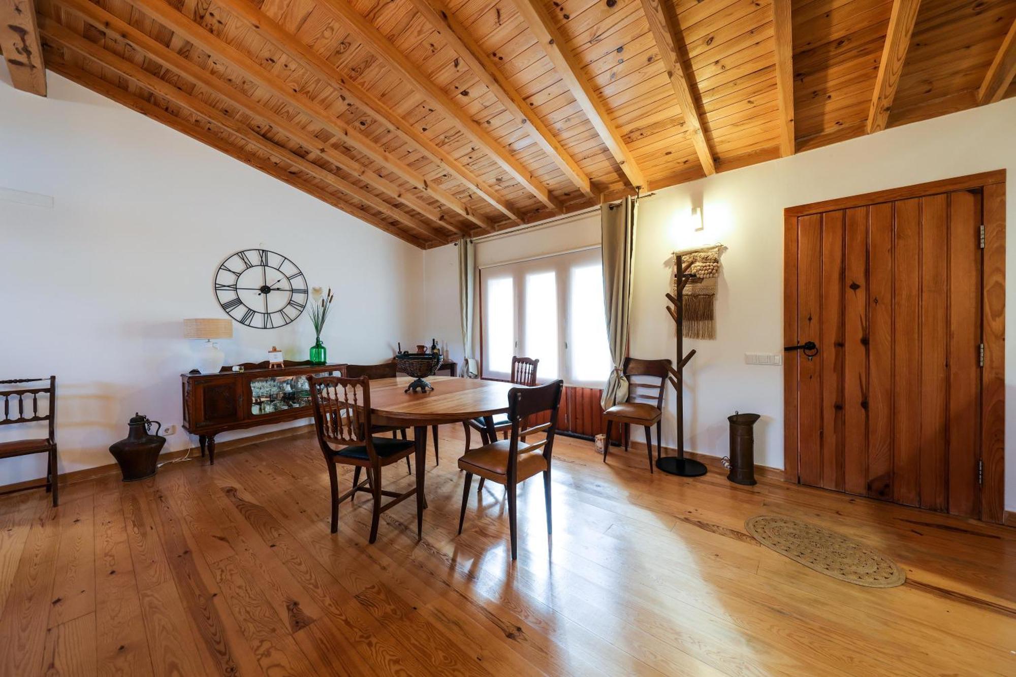 Villa Renovated Wine Press House - With Pool Porto de Mós Zimmer foto